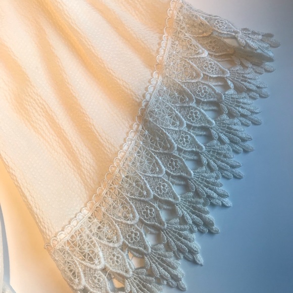 Stone Cold Fox Ivory dress bell sleeves lace - Picture 5 of 6